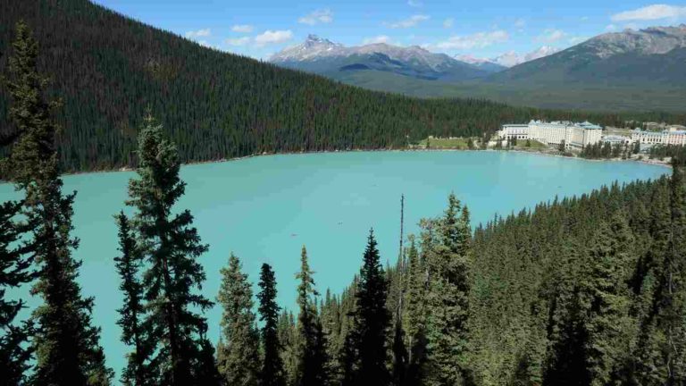 Vue d'en haut du lac louise