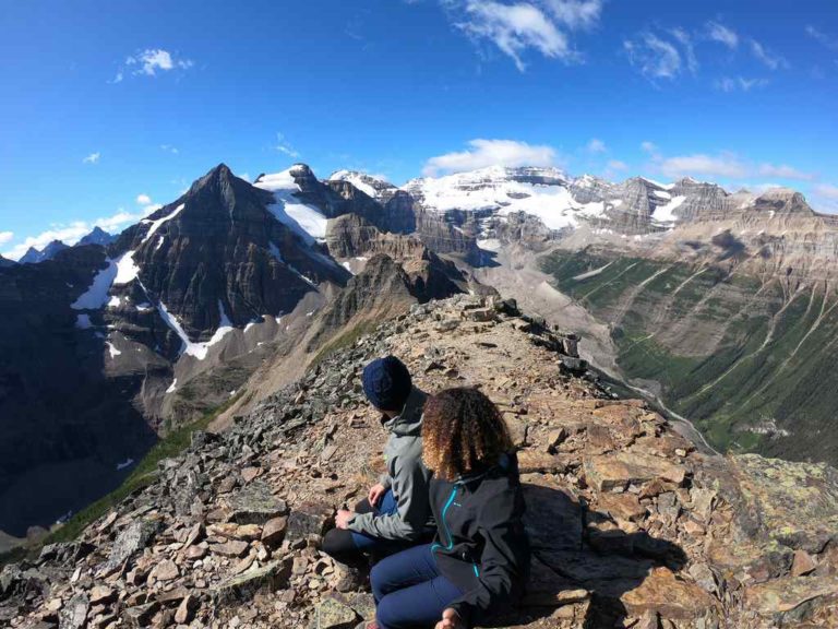 Vue de Maëva et Anthony au sommet du mont Fairview